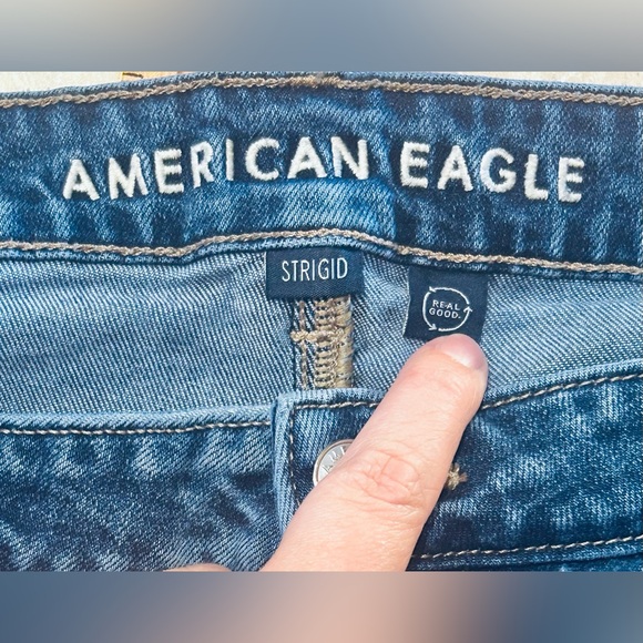 American Eagle High-Waisted Mom Jeans – Raw Hem – Size 18 Regular - Picture 5 of 7